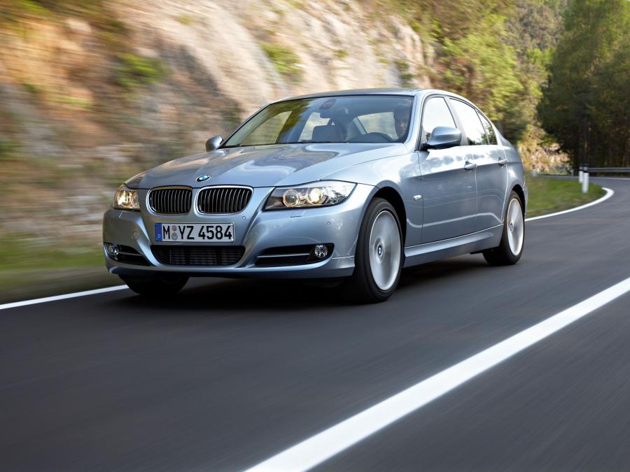 BMW 335i Sedan 2008 года  (фото 10 из 16)